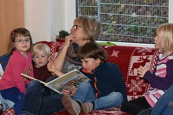 Vorlesestunde in der Kita